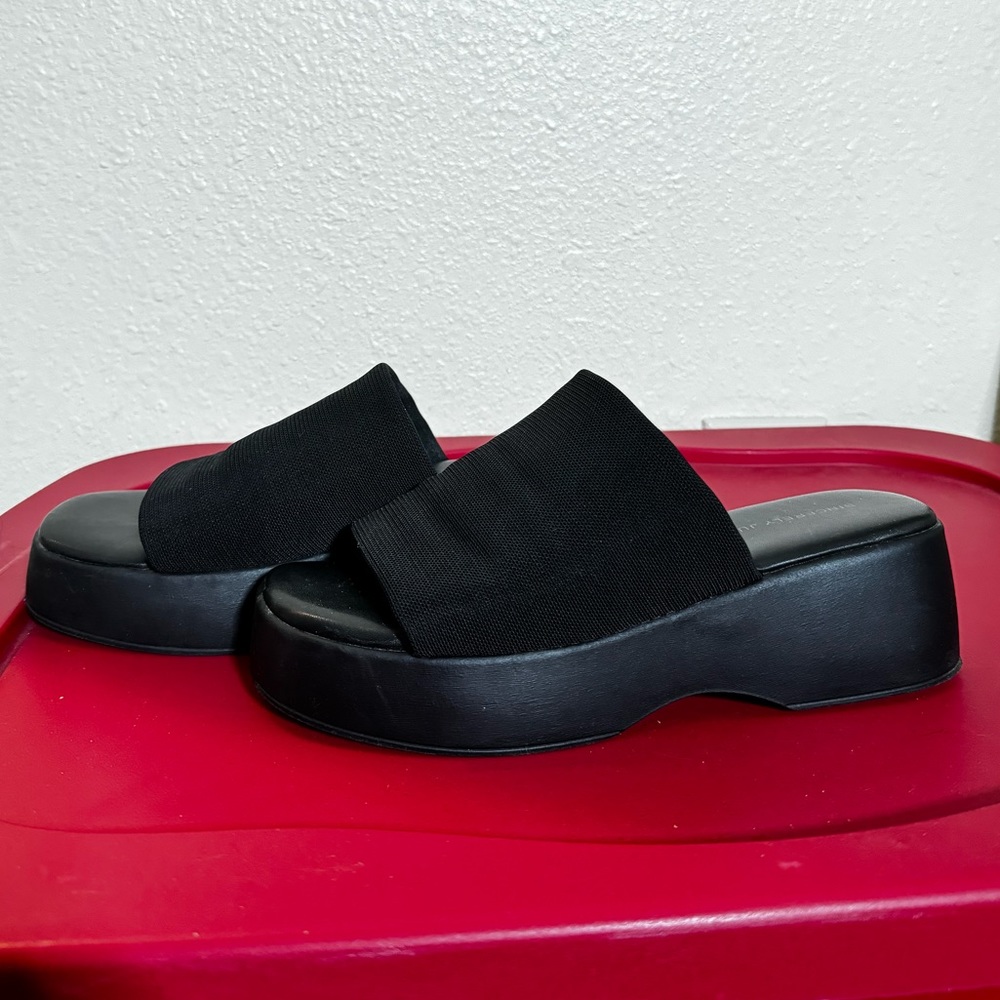 Chunky sandals